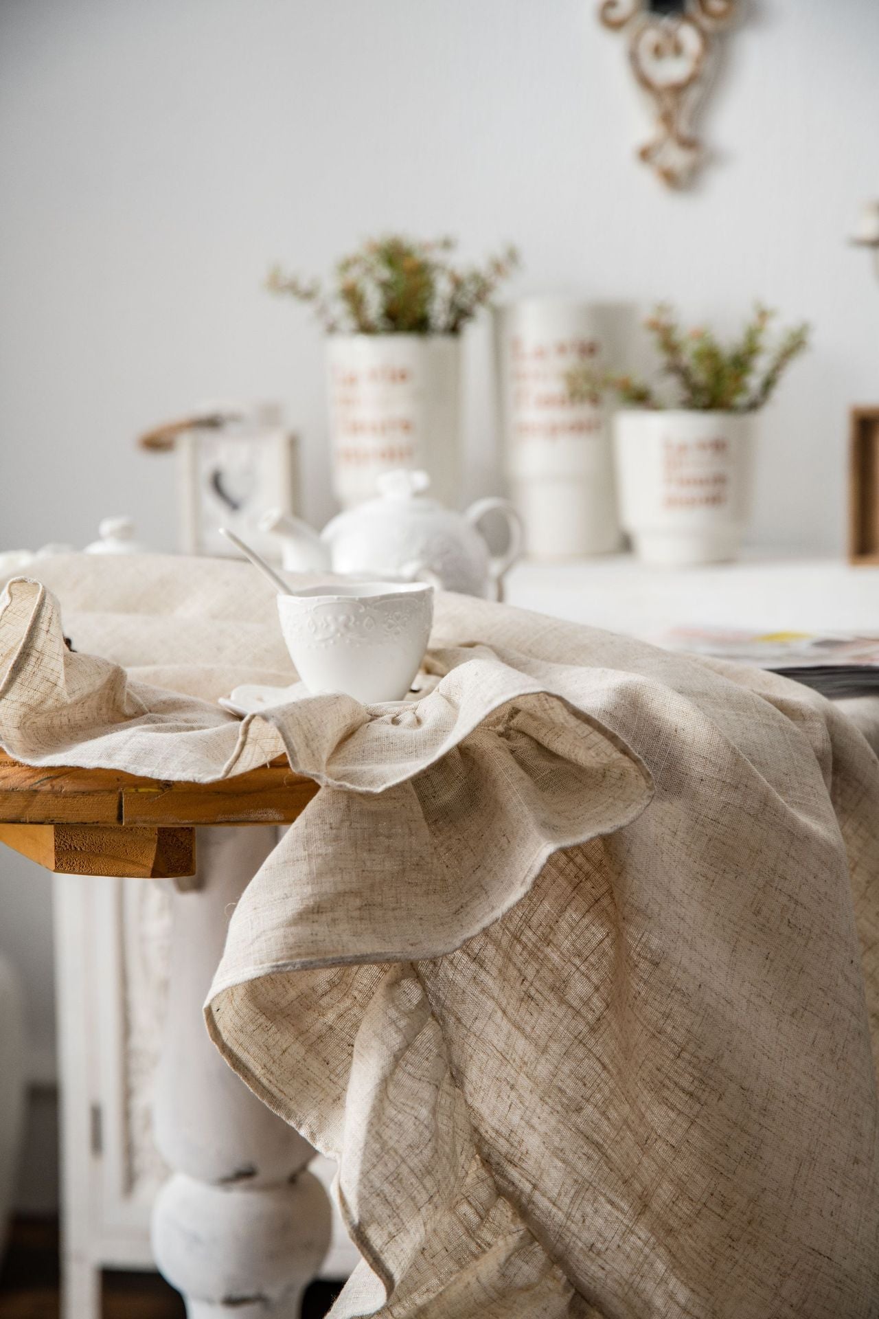 Linen Blend Tablecloth With Ruffle Edge