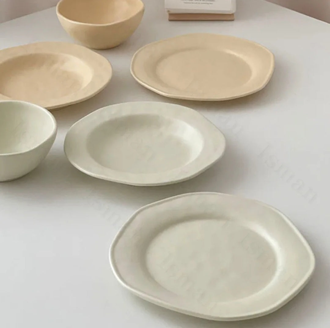 Artemis Textured Tableware Set