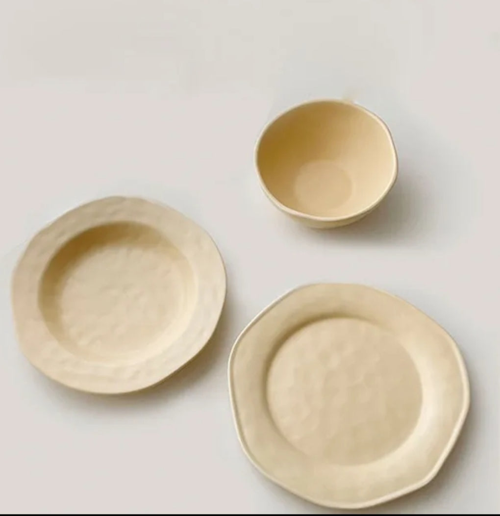 Artemis Textured Tableware Set